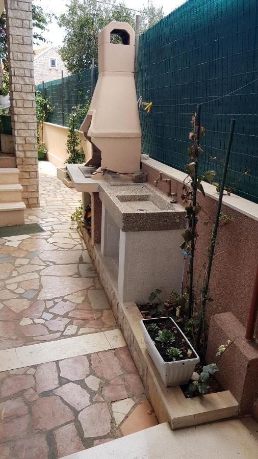 Apartments Mladen Sucuraj Ngoại thất bức ảnh